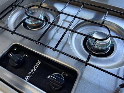 2002 Winnebago Rialta camper van - Photo 23 - Brea, CA 92822