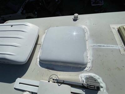 2002 Winnebago Rialta camper van - Photo 31 - Brea, CA 92822