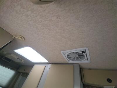 2002 Winnebago Rialta camper van - Photo 46 - Brea, CA 92822