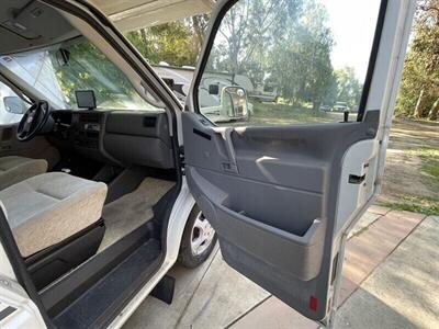 2002 Winnebago Vista 21B Rialta - Photo 24 - Brea, CA 92822