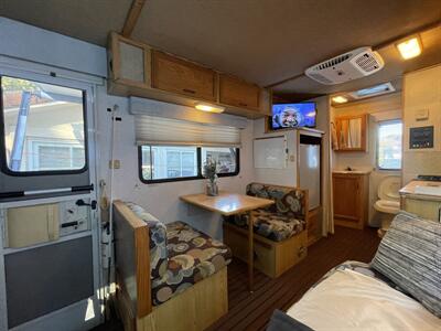 2002 Winnebago Vista 21B Rialta - Photo 11 - Brea, CA 92822