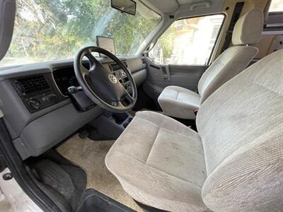 2002 Winnebago Vista 21B Rialta - Photo 18 - Brea, CA 92822