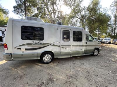 2002 Winnebago Rialta 22QD   - Photo 16 - Brea, CA 92822