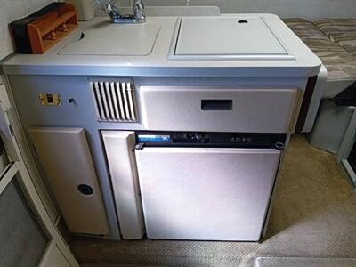 2002 Winnebago Rialta 22QD   - Photo 31 - Brea, CA 92822