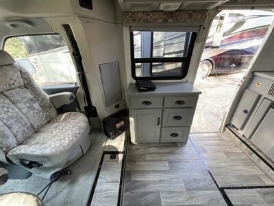 2002 Winnebago Rialta 22QD   - Photo 19 - Brea, CA 92822