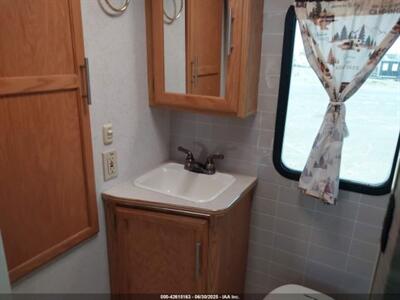 2002 Volkswagen EuroVan GLS - Photo 12 - Brea, CA 92822