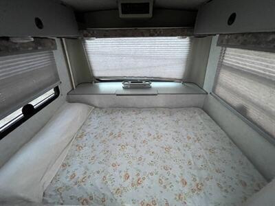 2002 Winnebago Rialta 22QD - Photo 6 - Brea, CA 92822