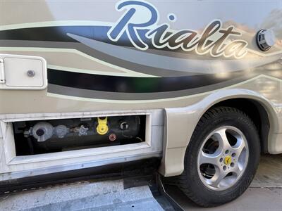 2002 Winnebago Rialta 22QD - Photo 14 - Brea, CA 92822
