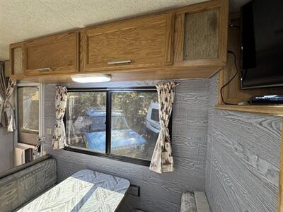 2002 Winnebago VISTA 21B Rialta - Photo 20 - Brea, CA 92822