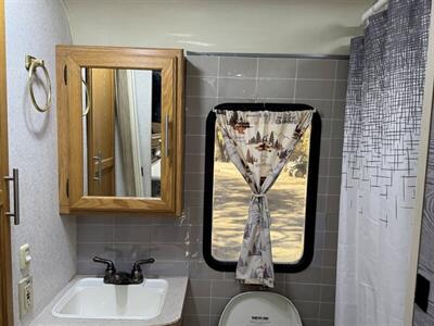 2002 Winnebago VISTA 21B Rialta - Photo 21 - Brea, CA 92822