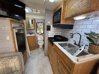 2002 Winnebago VISTA 21B Rialta - Photo 7 - Brea, CA 92822