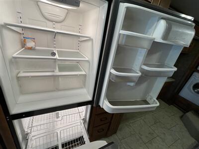 2011 Tiffin ALLEGRO BUS   - Photo 22 - Brea, CA 92822