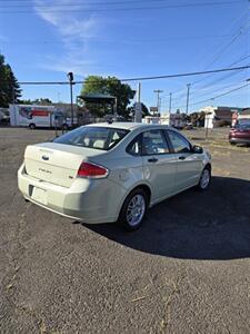2011 Ford Focus SE   - Photo 4 - Salem, OR 97302