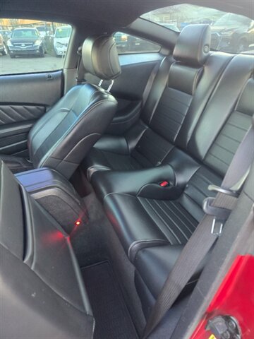 2014 Ford Mustang V6 - Photo 6 - Salem, OR 97302