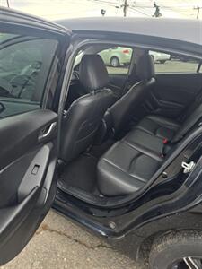 2015 Mazda Mazda3 i Sport - Photo 9 - Salem, OR 97302