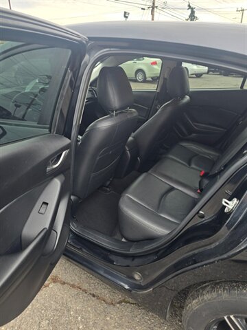 2015 Mazda Mazda3 i Sport - Photo 9 - Salem, OR 97302