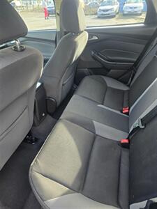 2014 Ford Focus SE - Photo 7 - Salem, OR 97302
