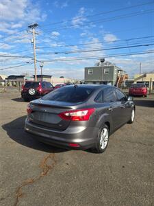 2014 Ford Focus SE - Photo 4 - Salem, OR 97302