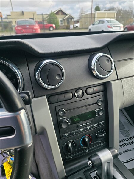 2006 Ford Mustang V6 Standard - Photo 11 - Salem, OR 97302