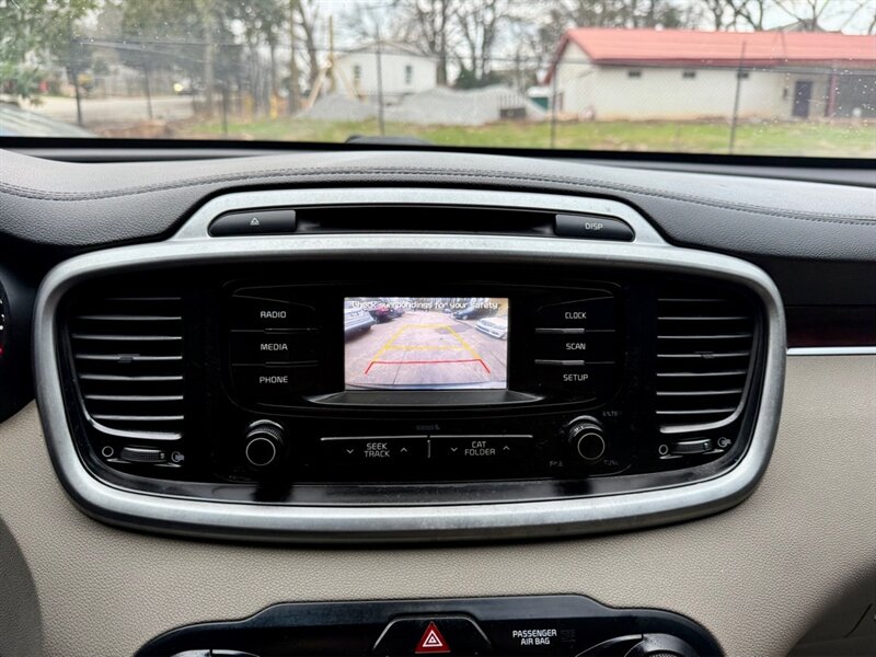 2017 Kia Sorento LX - Photo 13 - Gainesville, GA 30501