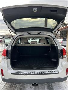 2012 Subaru Outback 2.5i Limited   - Photo 10 - Canton, OH 44707
