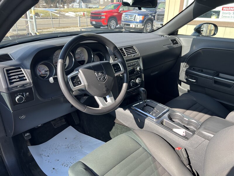 2013 Dodge Challenger SXT - Photo 3 - Canton, OH 44707