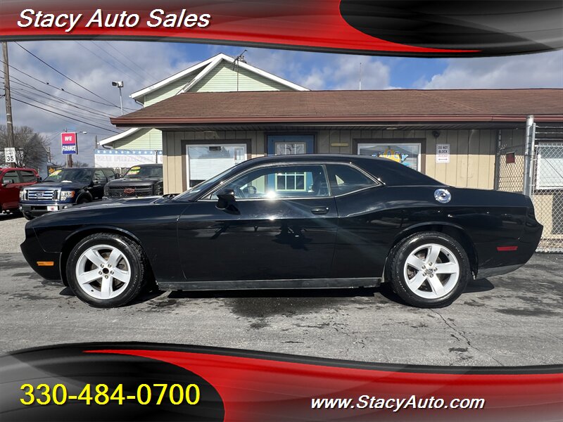 2013 Dodge Challenger SXT   - Photo 1 - Canton, OH 44707