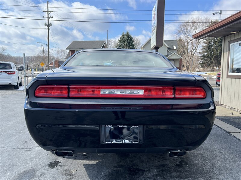 2013 Dodge Challenger SXT - Photo 10 - Canton, OH 44707