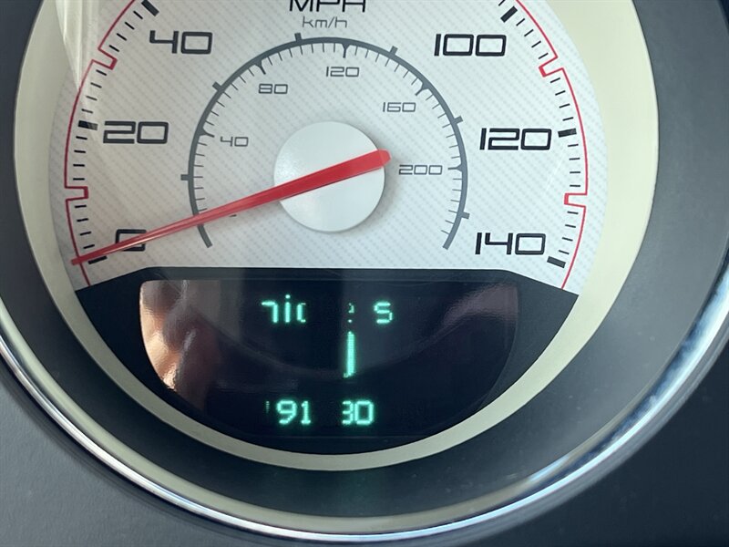 2013 Dodge Challenger SXT - Photo 6 - Canton, OH 44707