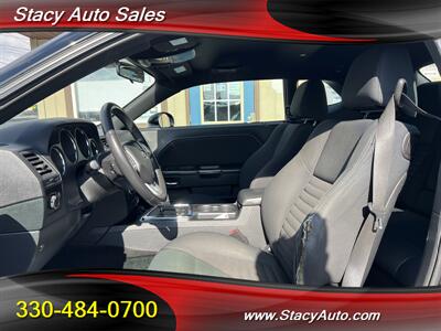 2013 Dodge Challenger SXT - Photo 4 - Canton, OH 44707