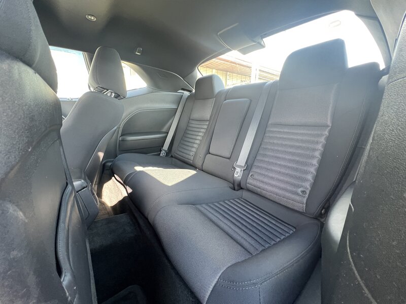 2013 Dodge Challenger SXT - Photo 8 - Canton, OH 44707