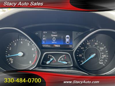 2017 Ford Focus SEL   - Photo 8 - Canton, OH 44707