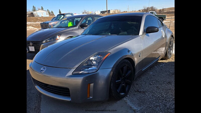 2005 Nissan 350Z   - Photo 1 - Belfield, ND 58622