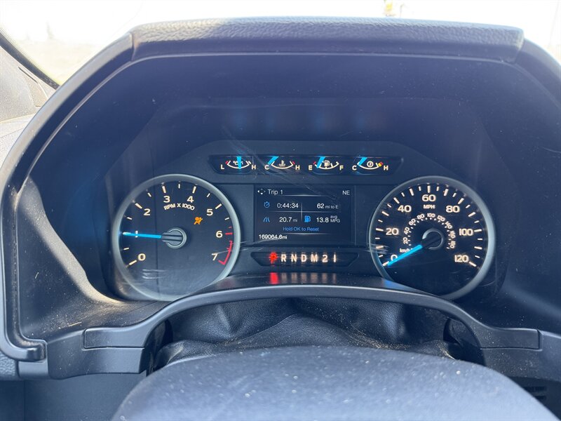 2017 Ford F-150 XLT - Photo 11 - Belfield, ND 58622