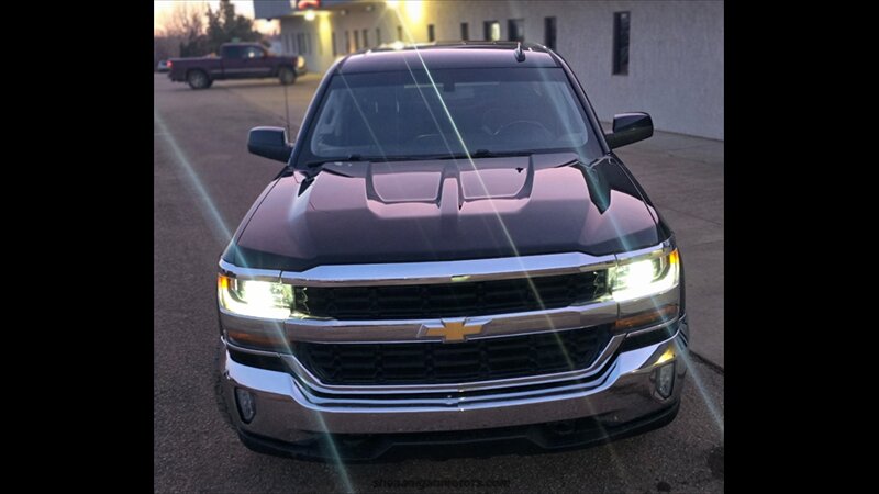 2017 Chevrolet Silverado 1500 LT - Photo 4 - Belfield, ND 58622