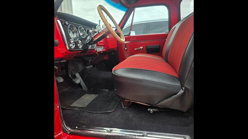 1970 Chevrolet C-10 - Photo 31 - Belfield, ND 58622