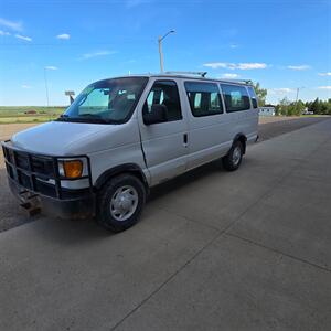 2005 Ford E-Series Van E-350 SD XL - Photo 3 - Belfield, ND 58622