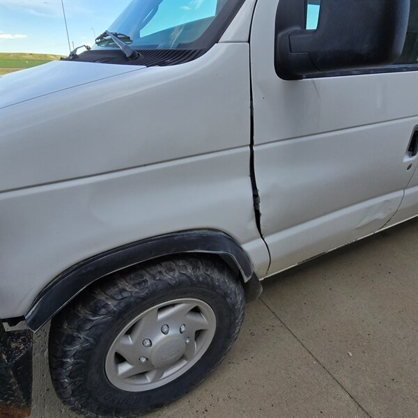 2005 Ford E-Series Van E-350 SD XL - Photo 8 - Belfield, ND 58622