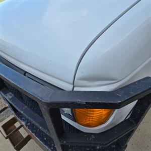 2005 Ford E-Series Van E-350 SD XL - Photo 9 - Belfield, ND 58622