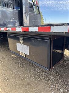 2004 Ford F650 Super Duty - Photo 10 - Belfield, ND 58622