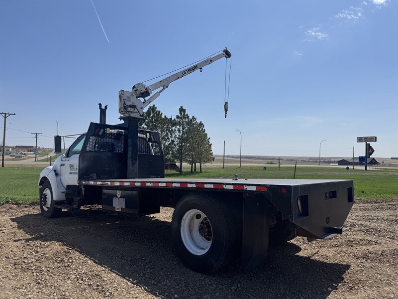 2004 Ford F650 Super Duty - Photo 5 - Belfield, ND 58622