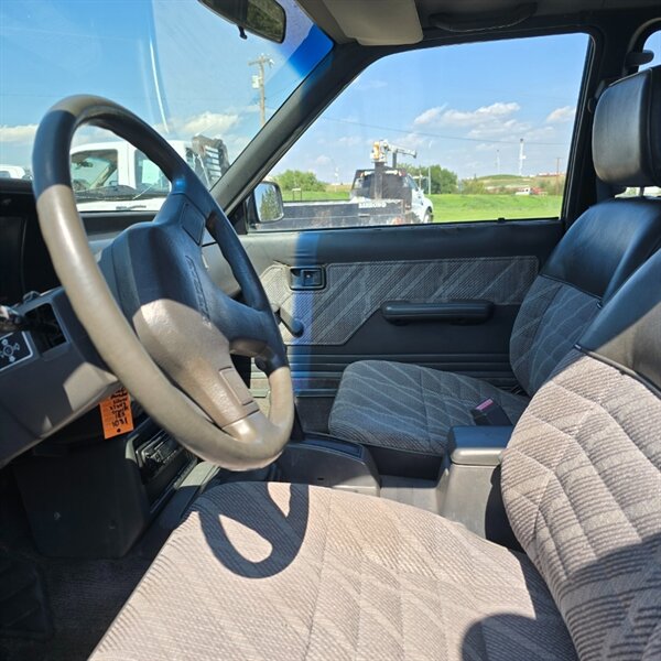 1992 Mazda B2600i 2dr B2600i LE5 - Photo 8 - Belfield, ND 58622