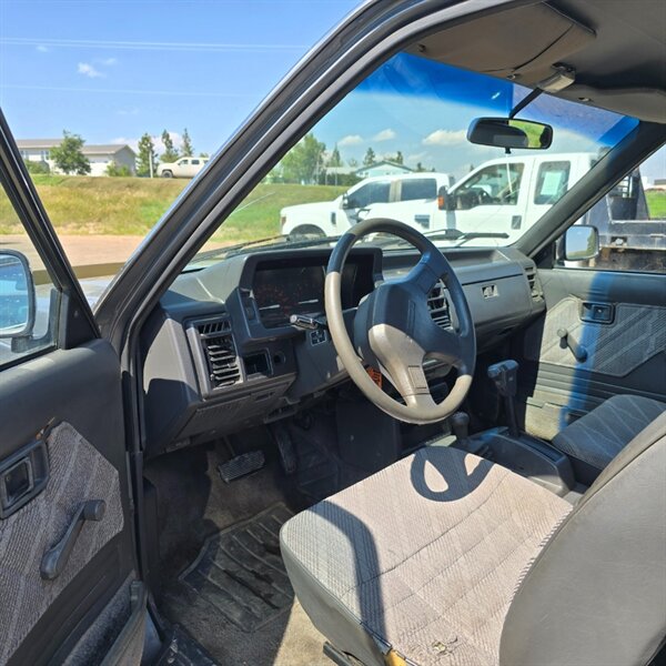 1992 Mazda B2600i 2dr B2600i LE5 - Photo 7 - Belfield, ND 58622