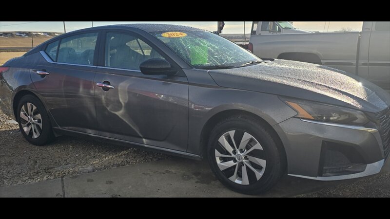 2024 Nissan Altima 2.5 S - Photo 7 - Belfield, ND 58622