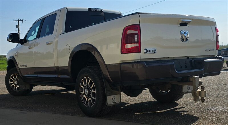 2020 RAM 2500 Laramie Longhorn - Photo 5 - Belfield, ND 58622
