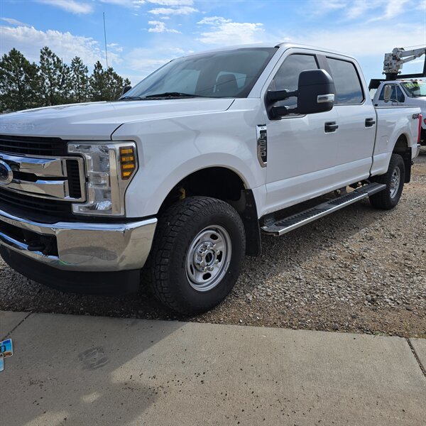 2019 Ford F-250 Super Duty XL   - Photo 1 - Belfield, ND 58622