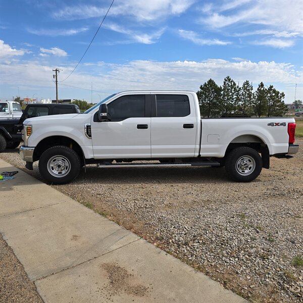 2019 Ford F-250 Super Duty XL - Photo 2 - Belfield, ND 58622