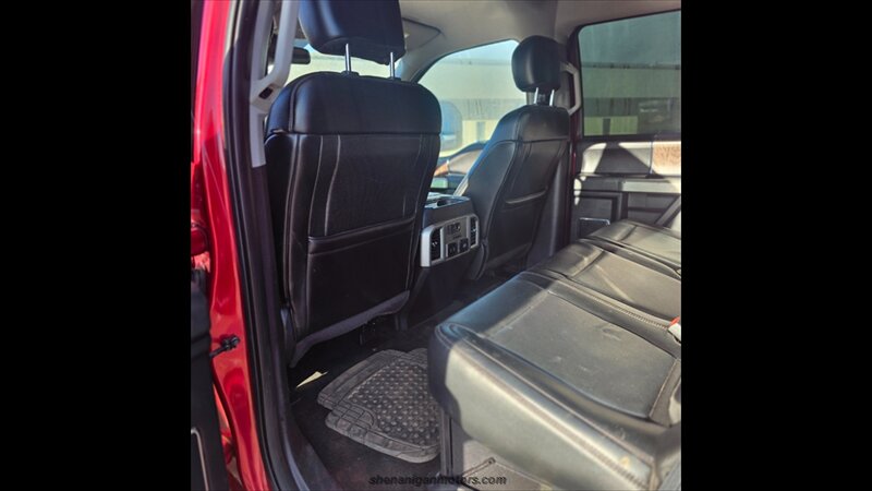 2018 Ford F-250 Super Duty Lariat - Photo 18 - Belfield, ND 58622