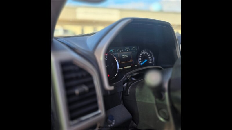 2018 Ford F-250 Super Duty Lariat - Photo 16 - Belfield, ND 58622