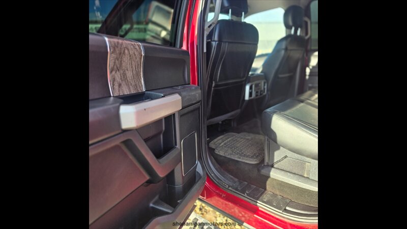 2018 Ford F-250 Super Duty Lariat - Photo 19 - Belfield, ND 58622